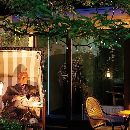 Vitalhotel Am Stadtpark Superior מלון באד הרצבורג