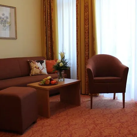 Vitalhotel Am Stadtpark Superior 3* באד הרצבורג